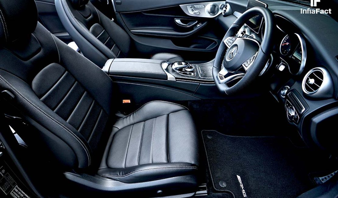 Ngedate Pakai Mobil Mewah