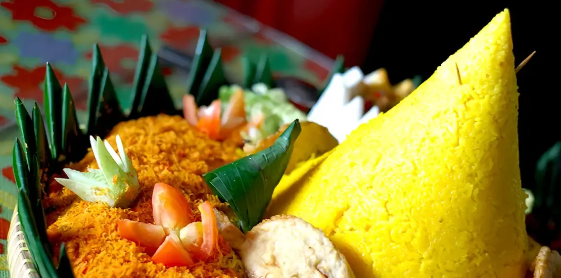 Acara yang Menjanjikan Nasi Kuning dan Nasi Tumpeng